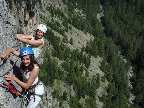 filles en via ferrata