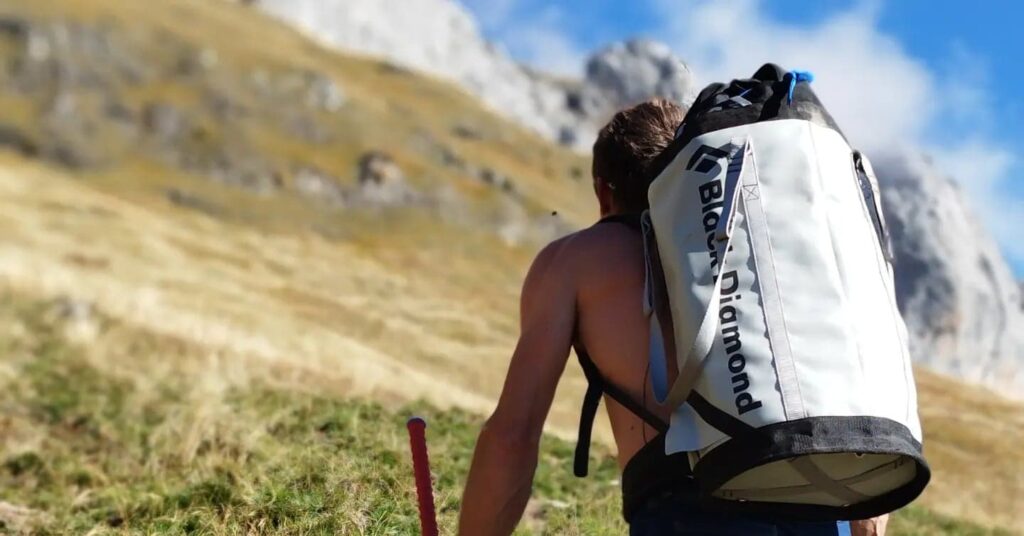 L'approche des Tours d'Areu à Chamonix