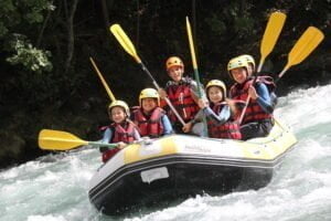 Enfants en rafting près de Briançon